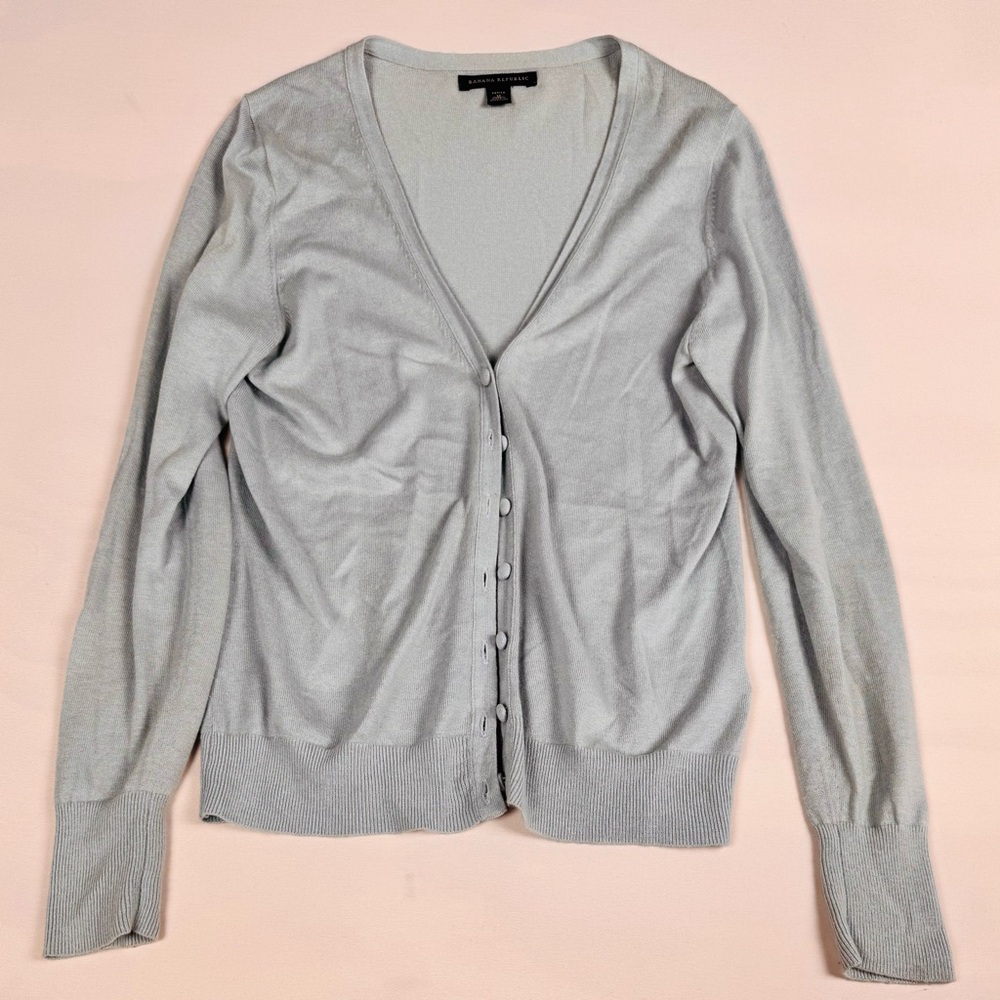 Banana Republic V-Neck Button Down Sweater Women’s MP Light Blue Silk Blend